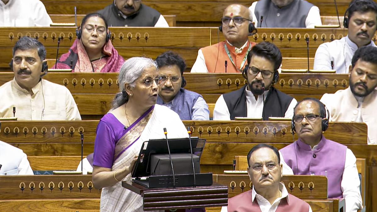 Budget 2024 Live Update: वित्त मंत्री निर्मला सीतारमण ने केंद्रीय आयकर अधिनियम में संशोधन की घोषणा की