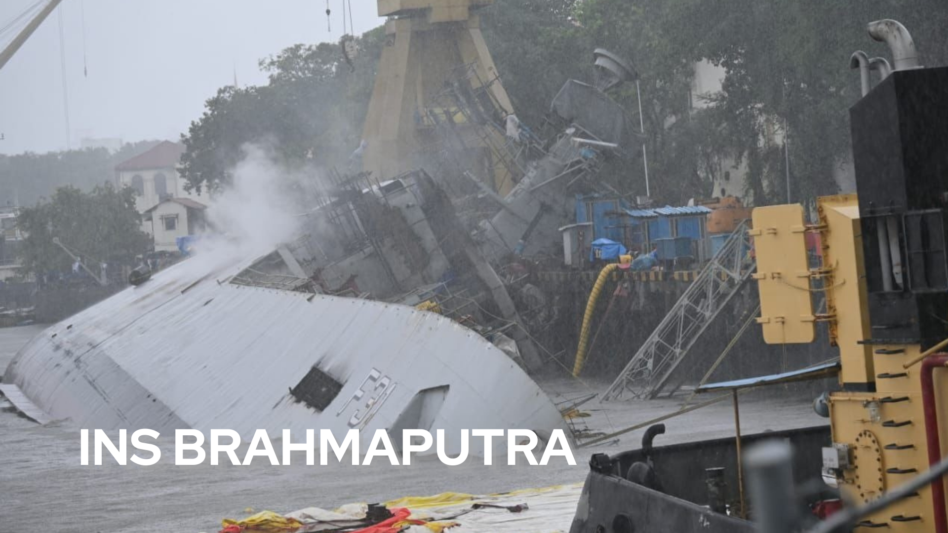 नौसेना प्रमुख ने रक्षा मंत्री राजनाथ सिंह को INS Brahmaputra में लगी आग के बारे में सूचना दी। latest of 2024 top coverage