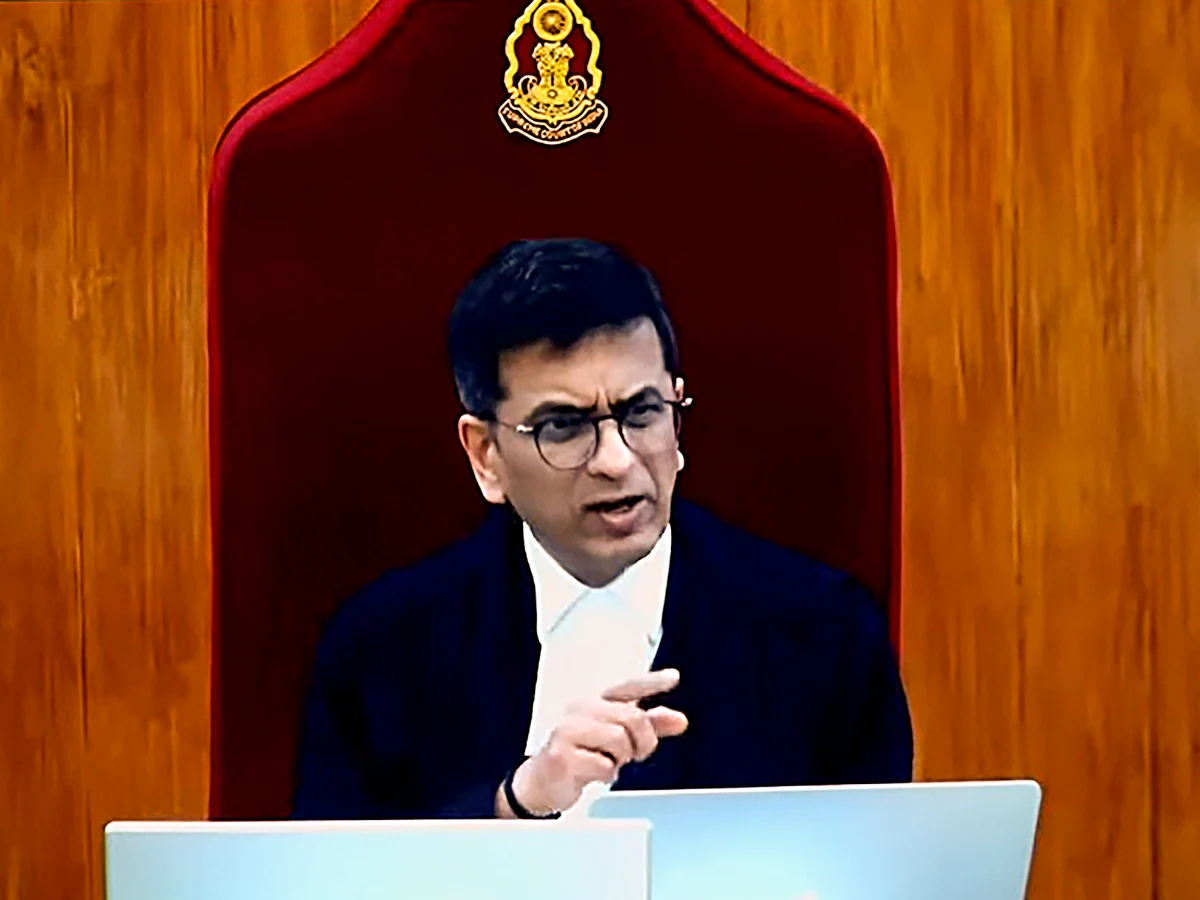 ‘सुरक्षा को बुलाओ, उसे हटा दो’: CJI Chandrachud ने NEET-UG 2024 सुनवाई के दौरान वरिष्ठ वकील को फटकार लगाई