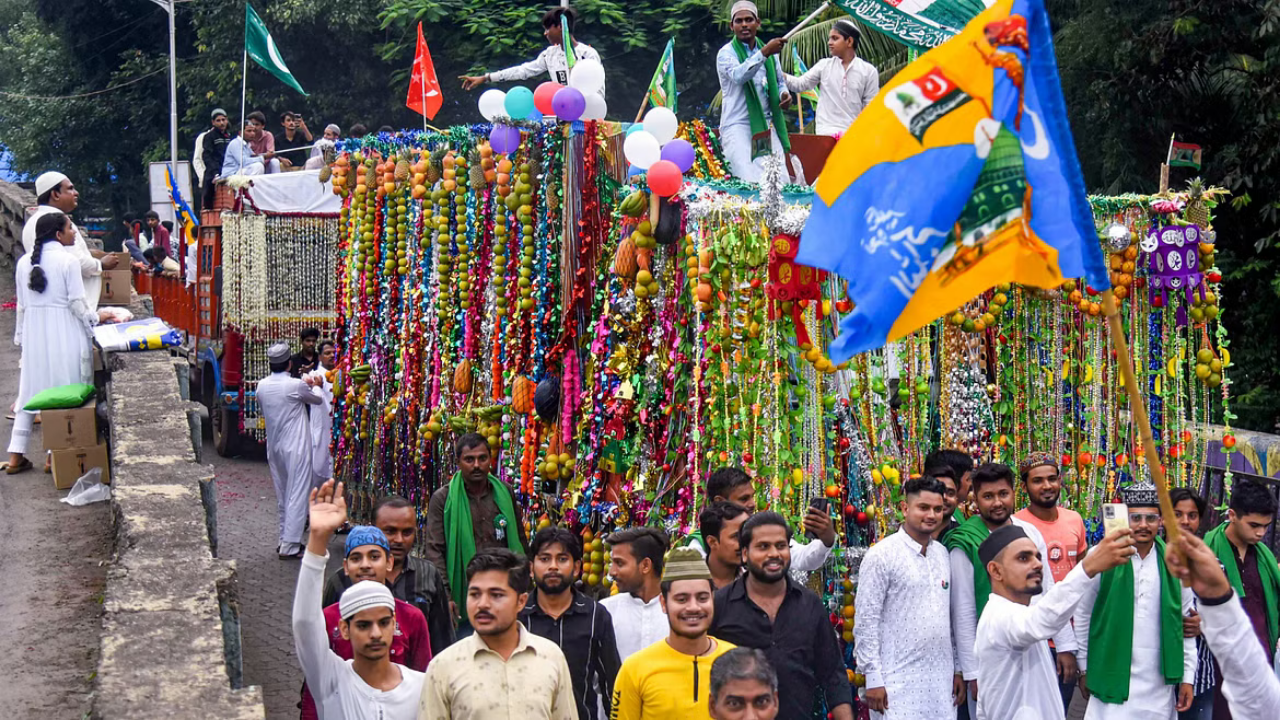 महाराष्ट्र सरकार ने मुंबई में ईद-ए-मिलाद की छुट्टी 18 सितंबर को की, जानिए क्यों