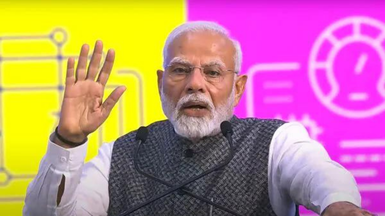 प्रधानमंत्री नरेंद्र मोदी का सपना: हर उपकरण में भारतीय चिप हो